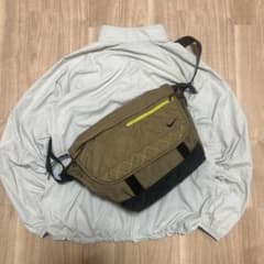 old NIKE ベージュ メッセンジャーバッグ 古着 y2k - メルカリ