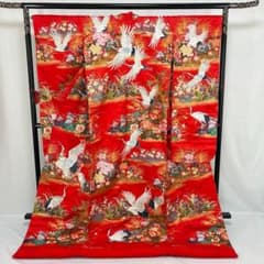 ゆりのはな　色打掛　飛び鶴に草花模様　吉祥模様　刺繍　婚礼　結婚式　F908 ゆりのはな 色打掛 飛び鶴に草花模様 吉祥模様 刺繍 婚礼 結婚式 F908