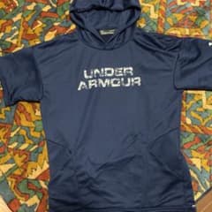UNDER AMOUR 半袖パーカーのサムネイル