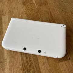 ニンテンドー3DS ピュアホワイトのサムネイル