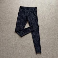美品　DANSKIN レディース スキニーパンツ カモフラ柄のサムネイル