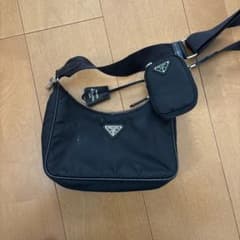 PRADA Re-Edition 2005 ショルダーバッグのサムネイル