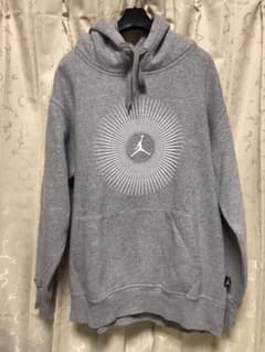 エアジョーダン/Air Jordan フーディ グレー　Lサイズのサムネイル