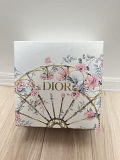 Dior 花柄 ギフトボックスのサムネイル