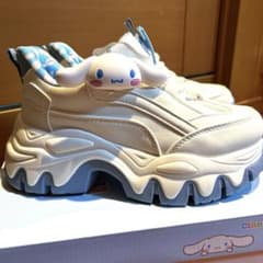✴︎靴サンリオ✴︎CEDAR COAST スパットジュース シナモンロールのサムネイル