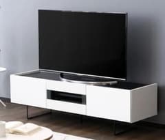 ホテルライク ホワイト白 150cm 日本製テレビ台 【極美品】LOWYA 日本製テレビ台(幅180cm) モダンな ホワイト 収納付きテレビボード テレビ
