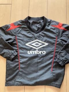 umbro ピステ・ウィンドブレーカー 黒・赤のサムネイル