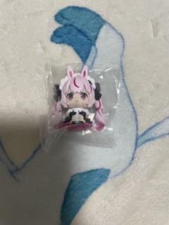 兎鞠まり ガチャガチャ ミニフィギュアのサムネイル