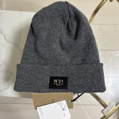 タグ付き N°21 グレー ニット帽 ビーニー - メルカリ