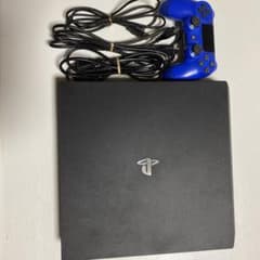 PS4Pro本体　コントローラー付きのサムネイル