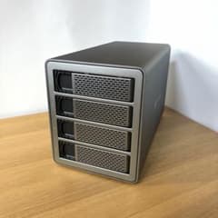 Yottamaster 4ベイ HDDケース 本体のサムネイル