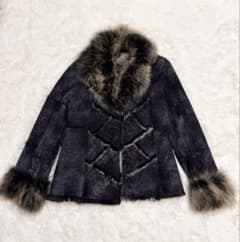 タグ付き　未使用　ブルーフォックス　ラビット　ファー　ポンチョ　ボンボン　ｙ2ｋ ラビット うさぎ革 ブルーフォックス リアル ファーコート y2k - メルカリ