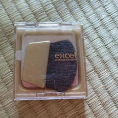サナ エクセルグラデーションペウダー値下げのサムネイル