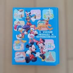 Tokyo Disney Resort スーベニアメダル コレクションブック Tokyo Disney Resort スーベニアメダルブック - メルカリ