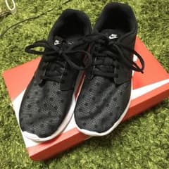 ナイキ NIKE スニーカーのサムネイル