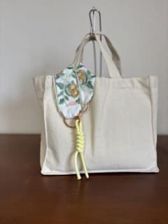 【インド刺繍リボン】キーチェーンのサムネイル