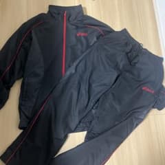 メ*実様 asics ジャージウインドブレーカー上下セット ブラック/レッドのサムネイル