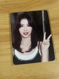 TWICE MOMO トレカ sie カラコンのサムネイル
