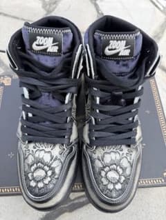 Nike Zoom Air 花柄スニーカーのサムネイル