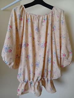 ハンドメイド　花柄七分袖トップスのサムネイル