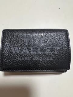 MARC JACOBS ロゴ　三つ折り財布　コンパクトウォレット　ミニ財布のサムネイル