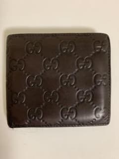 【値下げ！送料込み】GUCCI グッチ 二つ折り財布　メンズのサムネイル