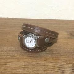 腕時計 レザーベルト 三連のサムネイル