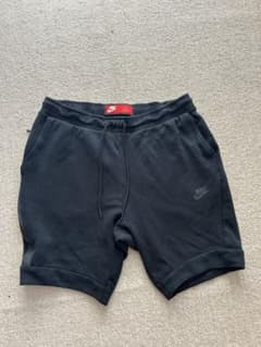大人気★NIKE ナイキ テックフリース ショートパンツ ブラック L★即完のサムネイル