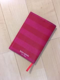kate spade のブックカバーのサムネイル