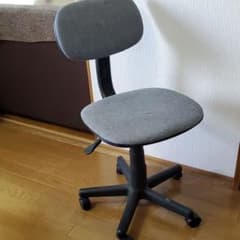 デスクチェアのサムネイル