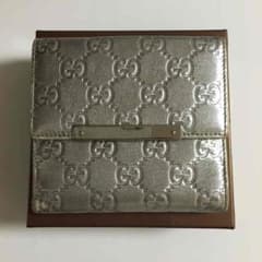 【ゆうた様専用】GUCCI 二つ折り財布のサムネイル
