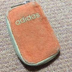 adidasキーケースのサムネイル