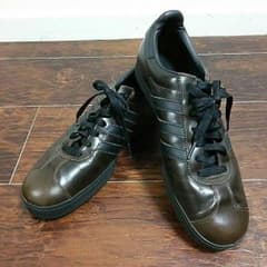adidas ☆ スニーカーのサムネイル