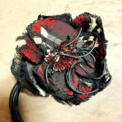 BURBERRY　コサージュ　 ブローチ　お花のサムネイル