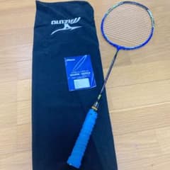 Mizuno社　バドミントンラケットのサムネイル