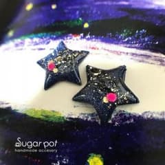 宇宙柄のスターピアス*sugar potのサムネイル