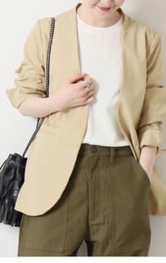 Spick & Span ベージュ ノーカラージャケット38美品のサムネイル