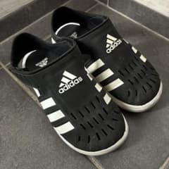 adidas アディダス キッズ サンダル サイズ20cm 黒 BLACKのサムネイル