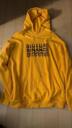 バイナンス リュック、パーカー、tシャツなど - メルカリ