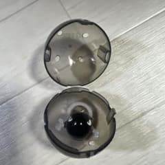 カプセル型おもちゃ 透明/黒のサムネイル