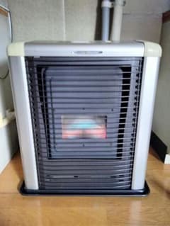 サンポットFF石油ストーブゼータス！品番「FFR‐563SX」2013年式中古 サンポットFF石油ストーブゼータス！品番「FFR‐563SX」2016年式中古品