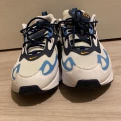 NIKEのサムネイル