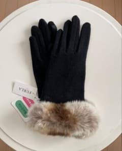新品未使用品 フルラ furla ラビットファー付き手袋 タッチパネル対応