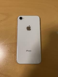 iPhone 8 Silver 64 GB auのサムネイル