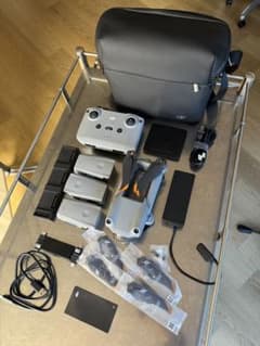 美品DJI AIR2S FLY MORE COMBO フライモアコンボのサムネイル