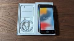 【未使用】Apple iPhone SE 第3世代 64GB スターライトのサムネイル