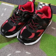 スニーカーのサムネイル