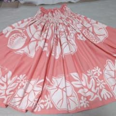 Tahiti Imports パウスカート ピンク系 ボタニカル柄　丈73cm Tahiti Imports パウスカート ピンク系 ボタニカル柄 丈73cm - メルカリ