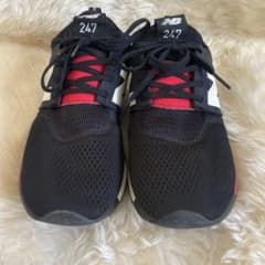 New Balance 247 スニーカー ブラック レッドのサムネイル