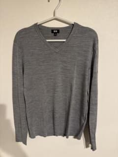 UNIQLO ユニクロ メリノウールVネックニット グレー Mのサムネイル